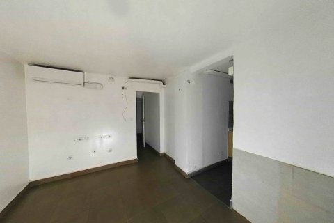 Apartment for sale in Barcelona, Spain 6 bedrooms, 103 sq.m. No. 167182 - photo 7