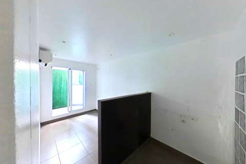 Apartment for sale in Barcelona, Spain 6 bedrooms, 103 sq.m. No. 167182 - photo 5