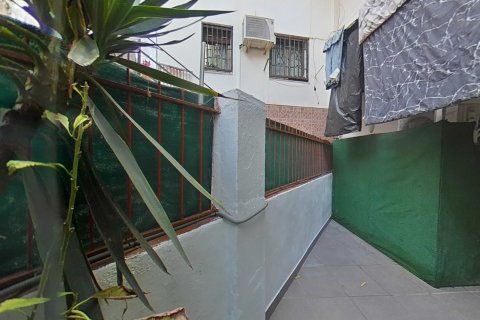 Apartment for sale in Barcelona, Spain 6 bedrooms, 103 sq.m. No. 167182 - photo 22
