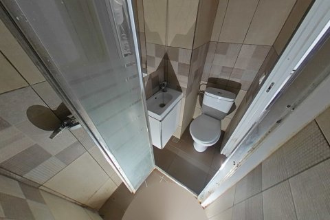 Apartment for sale in Barcelona, Spain 6 bedrooms, 103 sq.m. No. 167182 - photo 17
