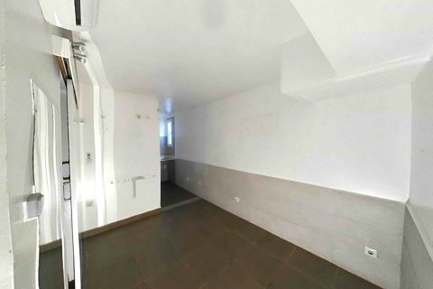 Apartment for sale in Barcelona, Spain 6 bedrooms, 103 sq.m. No. 167182 - photo 10