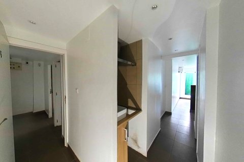 Apartment for sale in Barcelona, Spain 6 bedrooms, 103 sq.m. No. 167182 - photo 3