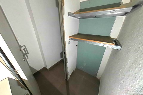 Apartment for sale in Barcelona, Spain 6 bedrooms, 103 sq.m. No. 167182 - photo 13