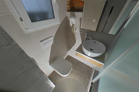 Apartment for sale in Barcelona, Spain 6 bedrooms, 103 sq.m. No. 167182 - photo 14