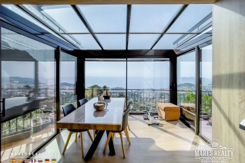 Villa en venta en Lloret de Mar, Gerona, España 13 dormitorios, 650 m2 No. 140162 - foto 2