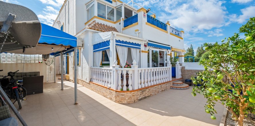 Villa en Torrevieja, Alicante, España 3 dormitorios, 100 m2 No. 140159