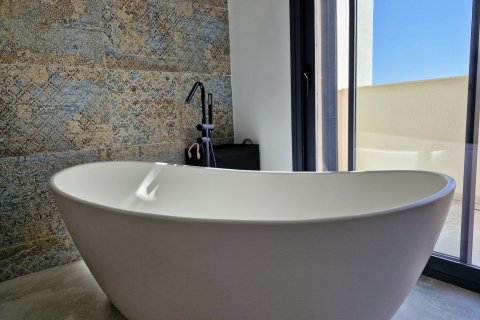 Villa for sale in Rojales, Alicante, Spain 3 bedrooms,  No. 140163 - photo 5