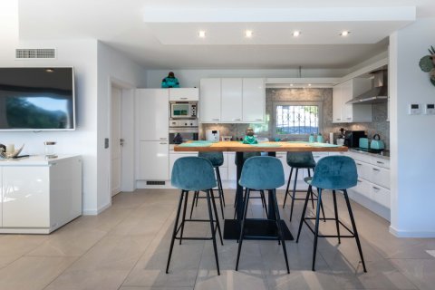 Villa en venta en Costa De La Calma, Mallorca, España 4 dormitorios, 300 m2 No. 151494 - foto 9