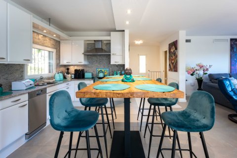 Villa en venta en Costa De La Calma, Mallorca, España 4 dormitorios, 300 m2 No. 151494 - foto 8