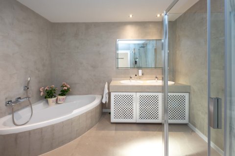 Villa en venta en Costa De La Calma, Mallorca, España 4 dormitorios, 300 m2 No. 151494 - foto 12