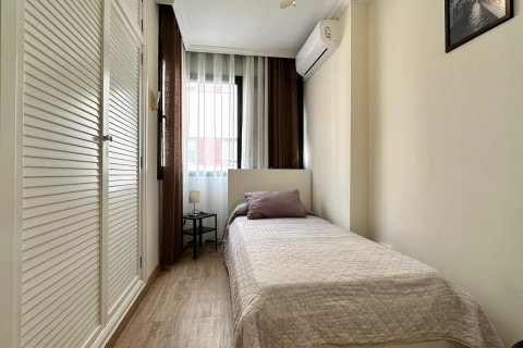 Apartment for rent Alicante, Spain 2 bedrooms, 90 sq.m. No. 109183 - photo 17