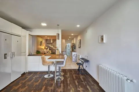 Сasa en venta en Terrassa, Barcelona, España 5 dormitorios, 216 m2 No. 193834 - foto 8