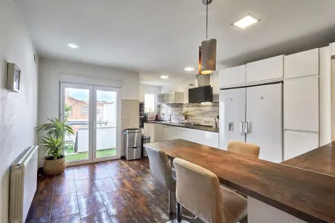 Сasa en venta en Terrassa, Barcelona, España 5 dormitorios, 216 m2 No. 193834 - foto 9