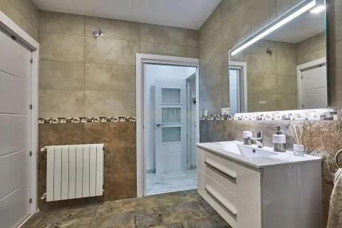 Сasa en venta en Terrassa, Barcelona, España 5 dormitorios, 216 m2 No. 193834 - foto 27
