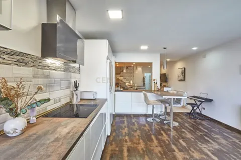 Сasa en venta en Terrassa, Barcelona, España 5 dormitorios, 216 m2 No. 193834 - foto 7