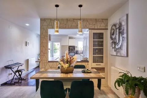 Сasa en venta en Terrassa, Barcelona, España 5 dormitorios, 216 m2 No. 193834 - foto 2