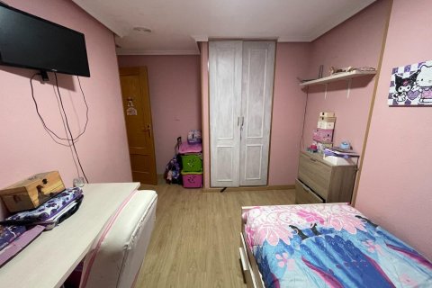 Apartment à vendre à Torrevieja, Alicante, Espagne, 4 chambres, 110 m2 No. 142717 - photo 13