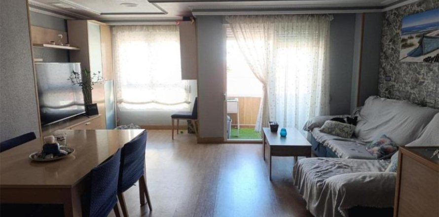 Appartamento a Torrevieja, Alicante, Spagna 4 camere da letto, 110 mq. N° 142717