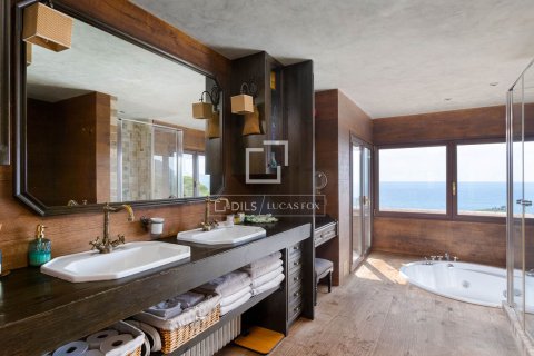 Villa for sale in Sant Pol de Mar, Barcelona, Spain 4 bedrooms, 641 sq.m. No. 150667 - photo 15