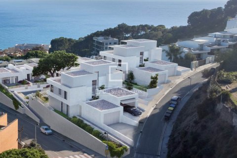 Villa for sale in Caldes d'Estrac, Barcelona, Spain 4 bedrooms, 275 sq.m. No. 150664 - photo 25