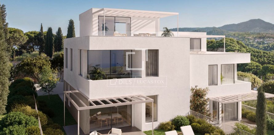 Villa in Caldes d'Estrac, Barcelona, Spain 4 bedrooms, 275 sq.m. No. 150665