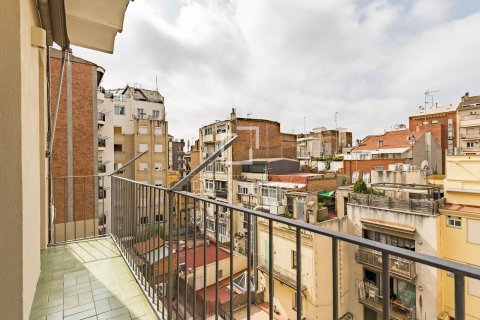 Apartamento en venta en Barcelona, España 3 dormitorios, 84 m2 No. 150668 - foto 6