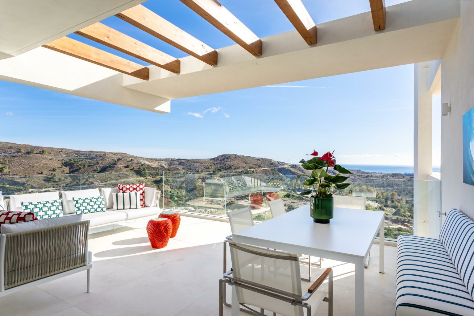 Huoneisto Benahavis, Malaga, Espanja 3 makuuhuonetta, 281 m2 No. 136015