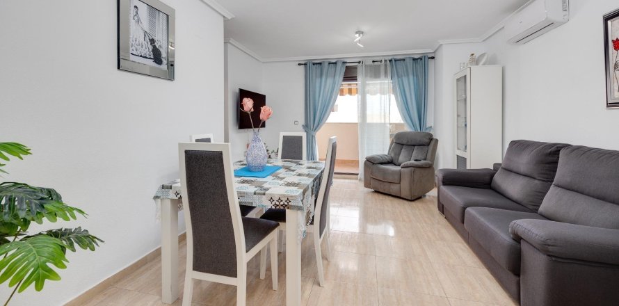 Appartamento a Torrevieja, Alicante, Spagna 2 camere da letto, 80 mq. N° 177527
