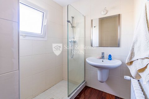 Hus till salu i Llanca, Girona, Spanien 5 sovrum, 225 kvm. Nr. 166495 - foto 11