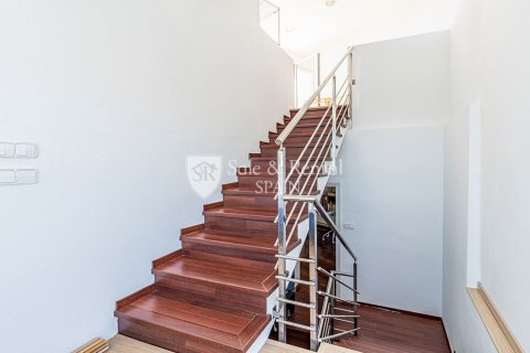 Hus till salu i Llanca, Girona, Spanien 5 sovrum, 225 kvm. Nr. 166495 - foto 24