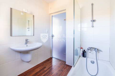 Hus till salu i Llanca, Girona, Spanien 5 sovrum, 225 kvm. Nr. 166495 - foto 13