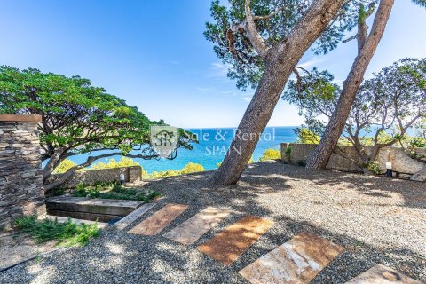Hus till salu i Llanca, Girona, Spanien 5 sovrum, 225 kvm. Nr. 166495 - foto 30