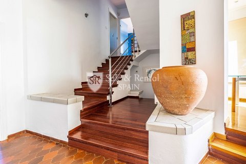 Hus till salu i Llanca, Girona, Spanien 5 sovrum, 225 kvm. Nr. 166495 - foto 10