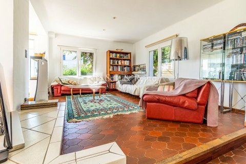 Hus till salu i Llanca, Girona, Spanien 5 sovrum, 225 kvm. Nr. 166495 - foto 4