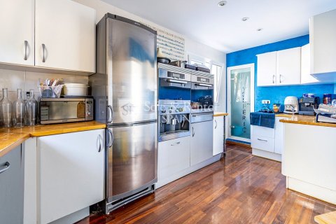 Hus till salu i Llanca, Girona, Spanien 5 sovrum, 225 kvm. Nr. 166495 - foto 9