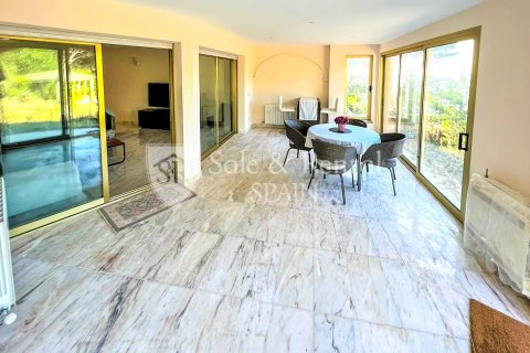 Apartment for sale in Sant Feliu de Guixols, Girona, Spain 3 bedrooms, 124 sq.m. No. 166497 - photo 5