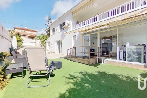 Casa a Calafell, Tarragona, Spagna 5 camere da letto, 190 mq. N° 153066