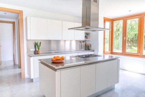 Villa for sale in San Roque, Cadiz, Spain 5 bedrooms, 712 sq.m. No. 162178 - photo 14