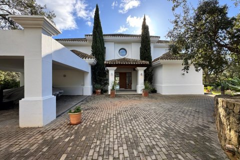 Villa for sale in San Roque, Cadiz, Spain 5 bedrooms, 712 sq.m. No. 162178 - photo 9