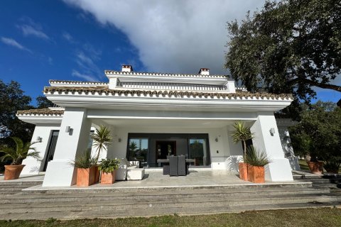 Villa for sale in San Roque, Cadiz, Spain 5 bedrooms, 712 sq.m. No. 162178 - photo 6