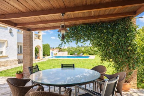 Villa a Denia, Alicante, Spagna 3 camere da letto, 330 mq. N° 195663