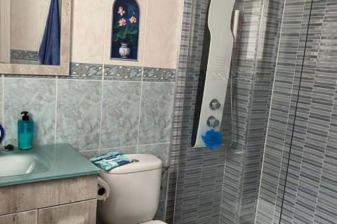 Takvåning till salu i Torrevieja, Alicante, Spanien 90 kvm. Nr. 166580 - foto 4