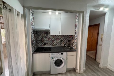 Apartment for sale in Torrevieja, Alicante, Spain 1 room, 41 sq.m. No. 184362 - photo 10
