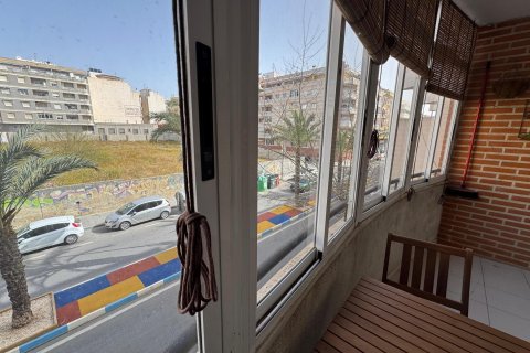 Apartment for sale in Torrevieja, Alicante, Spain 1 room, 41 sq.m. No. 184362 - photo 7