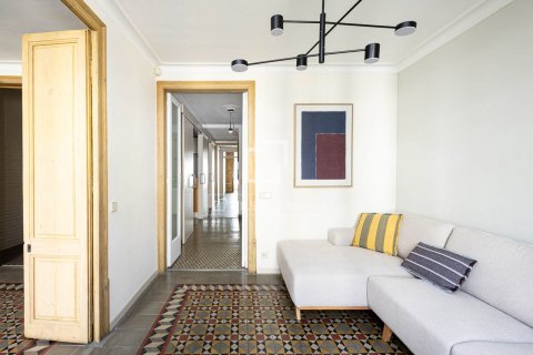 Huoneisto vuokrattavana Barcelona, Espanja, 2 makuuhuonetta, 104 m2 No. 192848 - kuva 3