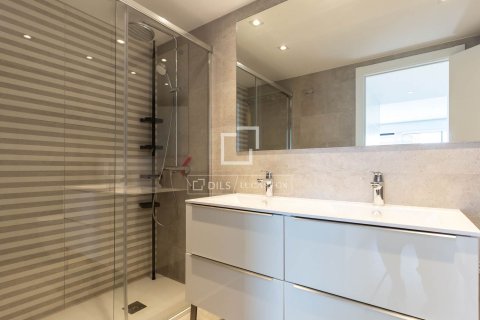 Huvila vuokrattavana Esplugues de Llobregat, Barcelona, Espanja, 5 makuuhuonetta, 342 m2 No. 192850 - kuva 29