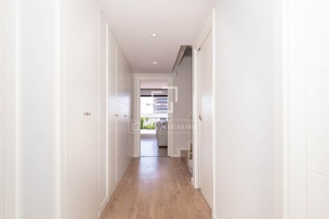 Huvila vuokrattavana Esplugues de Llobregat, Barcelona, Espanja, 5 makuuhuonetta, 342 m2 No. 192850 - kuva 16