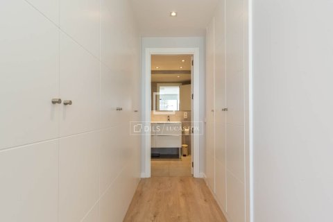 Huvila vuokrattavana Esplugues de Llobregat, Barcelona, Espanja, 5 makuuhuonetta, 342 m2 No. 192850 - kuva 27