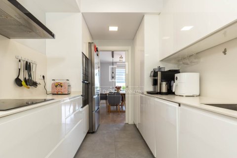 Huvila vuokrattavana Esplugues de Llobregat, Barcelona, Espanja, 5 makuuhuonetta, 342 m2 No. 192850 - kuva 17