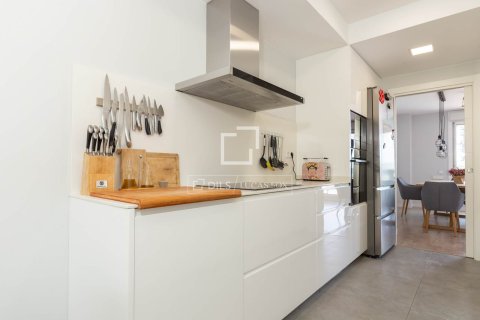 Huvila vuokrattavana Esplugues de Llobregat, Barcelona, Espanja, 5 makuuhuonetta, 342 m2 No. 192850 - kuva 18